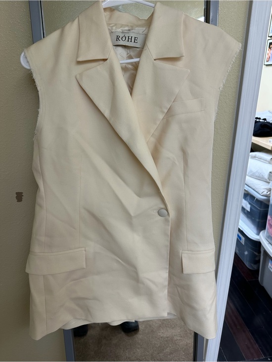 Róhe Tops - RÓHE Cream Sleeveless Blazer Vest